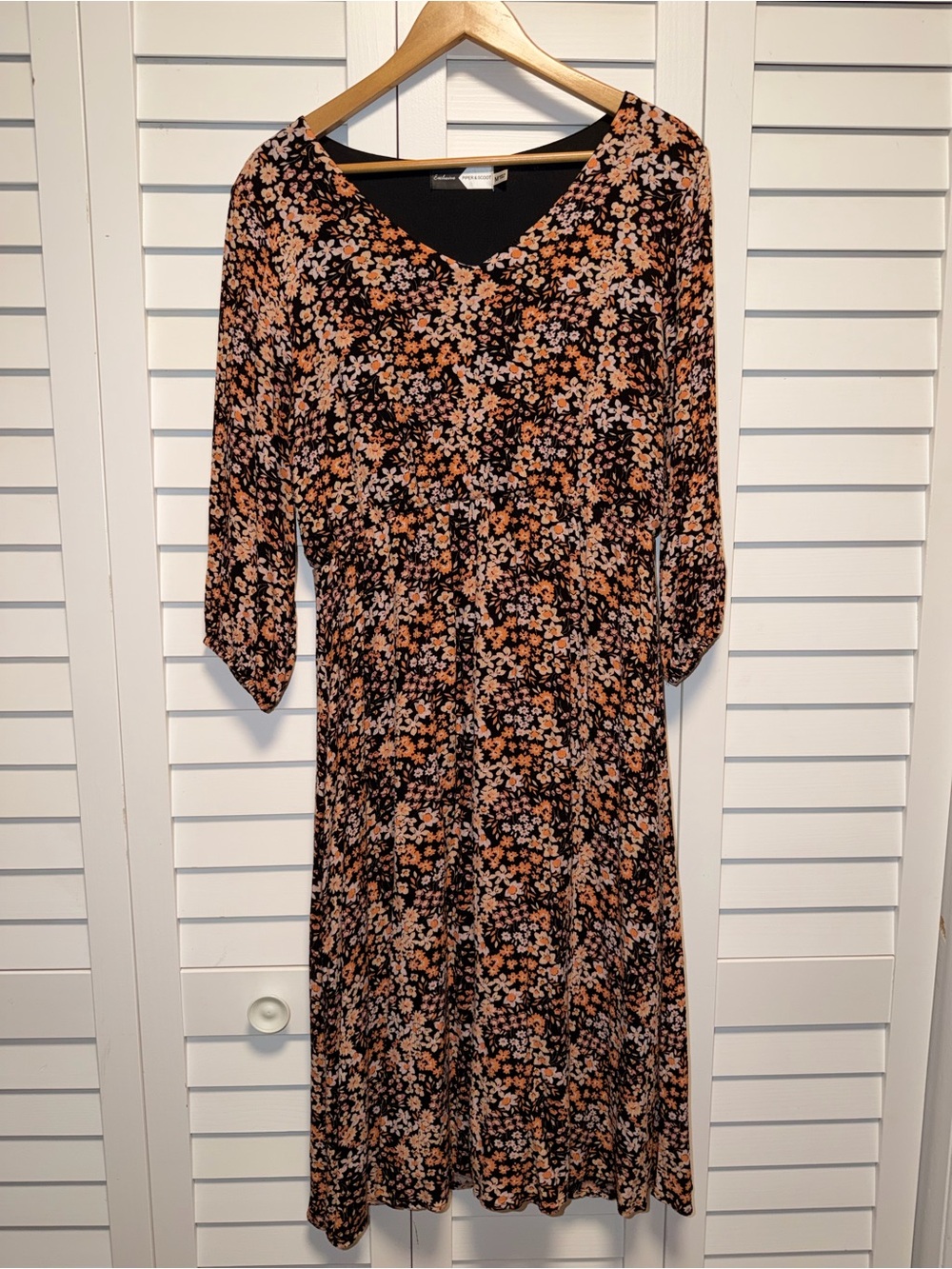Piper & Scoot: The Wesley Midi Dress in Ginger Floral Medium Boho Ditsy Floral